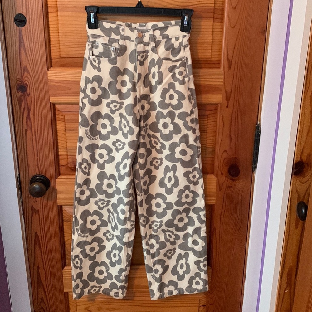 going out pants - Picture 2 of 4